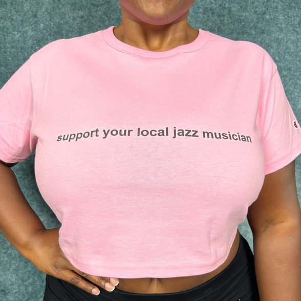 Unterstützen Sie einen Jazzmusiker – Kurzes T-Shirt | Modestatement für Musikbefürworter | Stilvolle Kleidung für Konzerte und Veranstaltungen | Geschenke für Jazzfans 